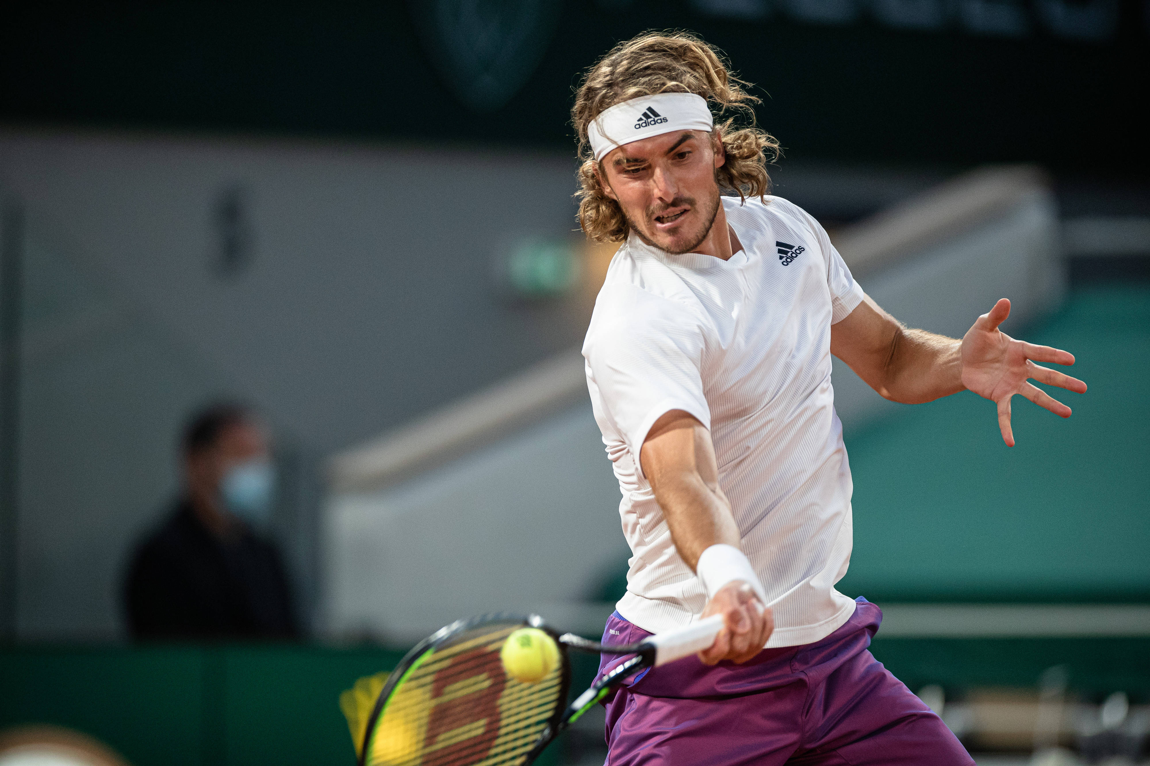 西班牙网球队逆转世界网球队，西西帕斯统治全场的简单介绍