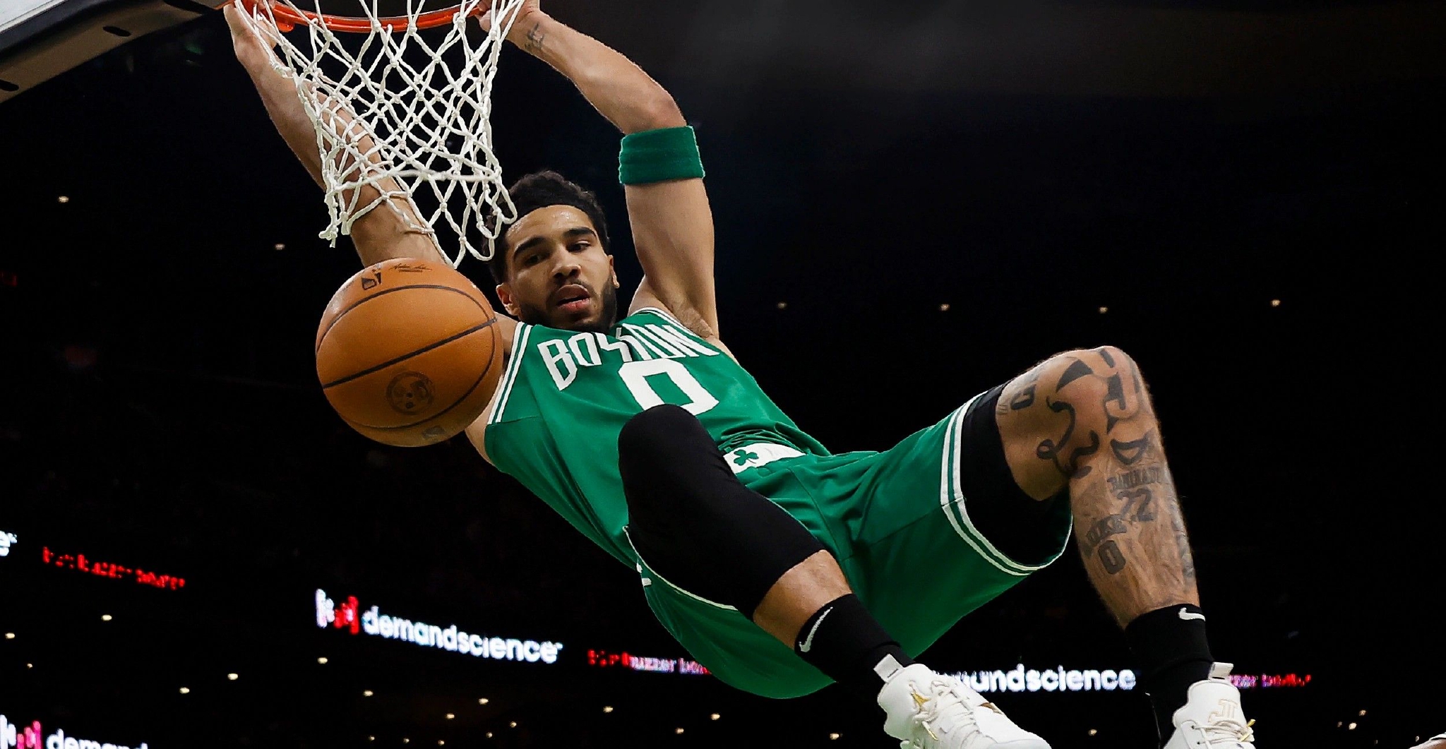 猛龙轻取步行者，福克斯绝境逆转