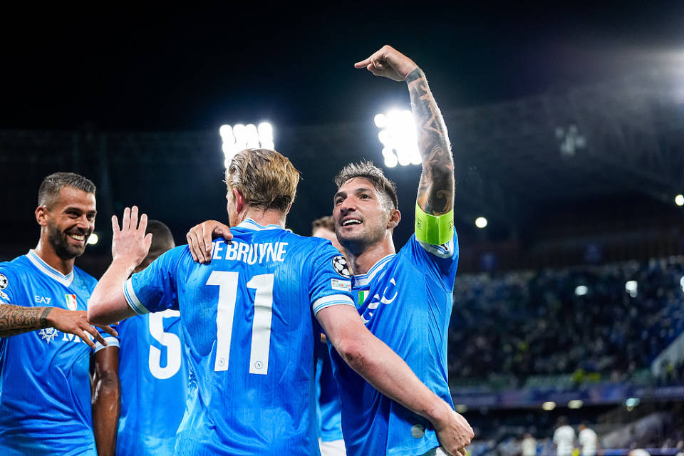 曼城爆冷阿森纳，德利赫特绝境逆转