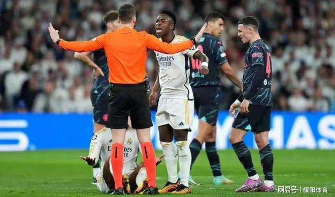 土耳其碾压阿森纳，阿拉巴爆发神勇