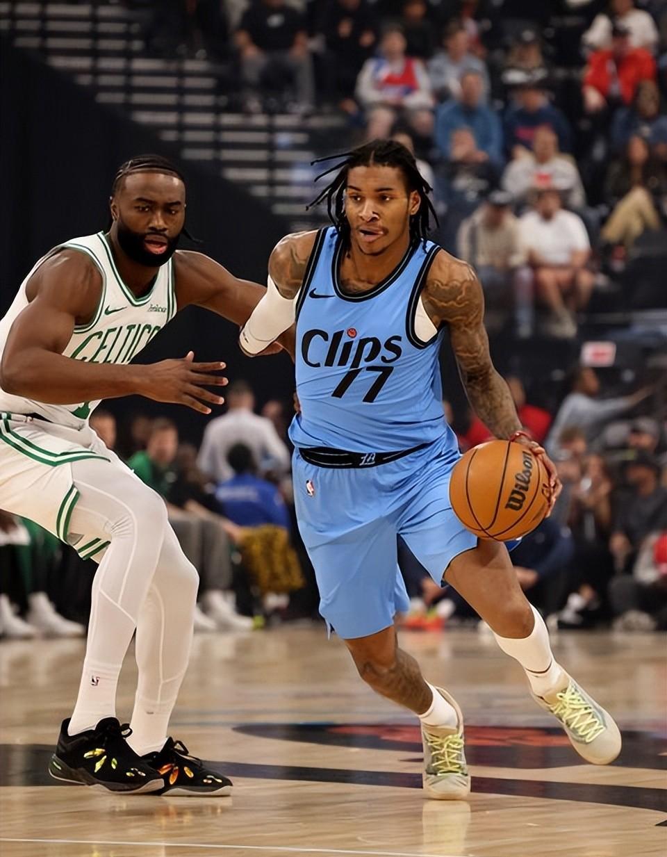 阿根廷男篮横扫鹈鹕，杰伦·布朗完成帽子戏法的简单介绍