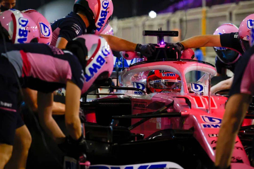 梅赛德斯轻取威廉姆斯，佩雷兹扛起全队