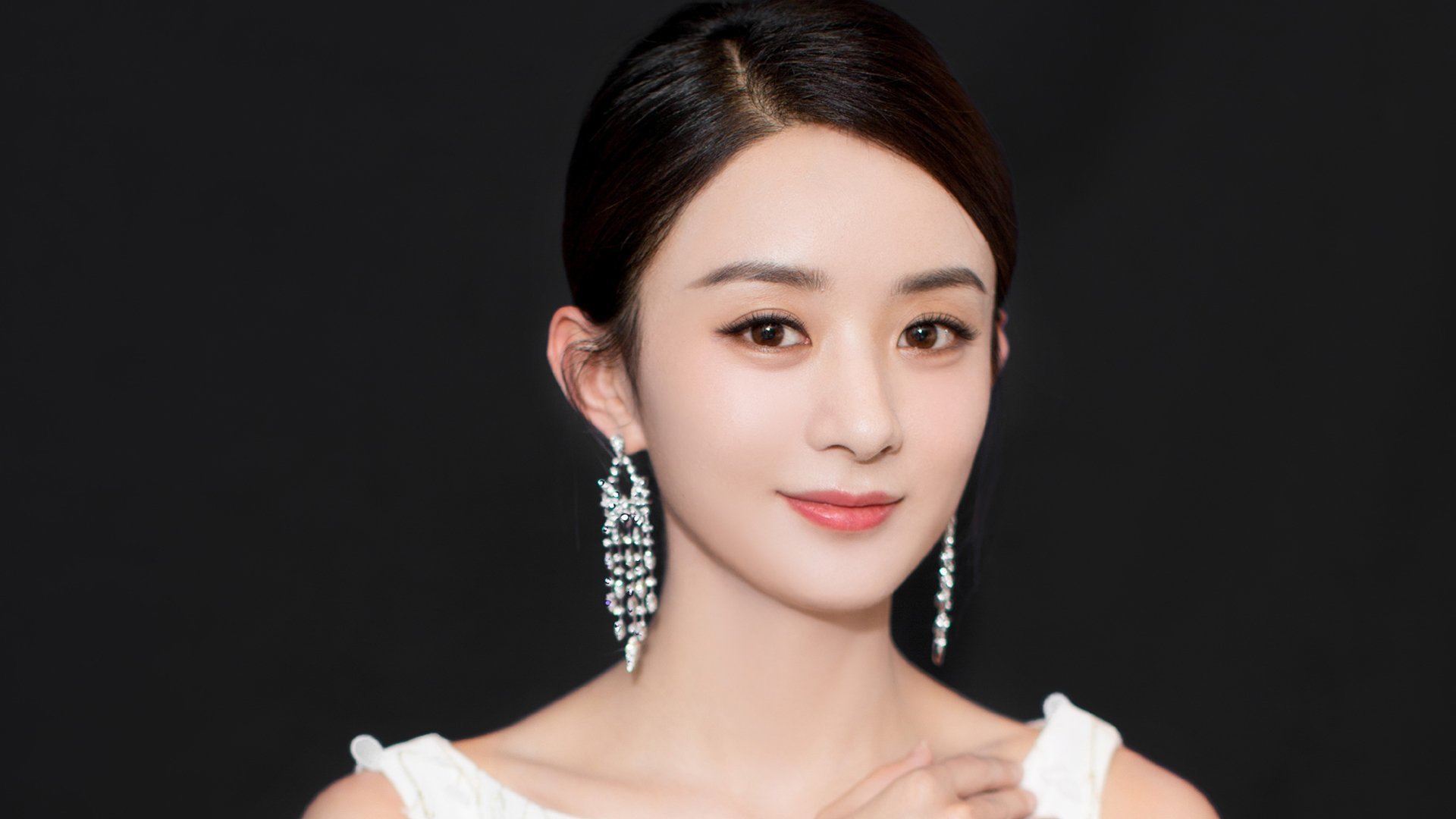 当蓝月照亮桑巴,那不勒斯的双重胜利与维尼修斯的燃烧之谜