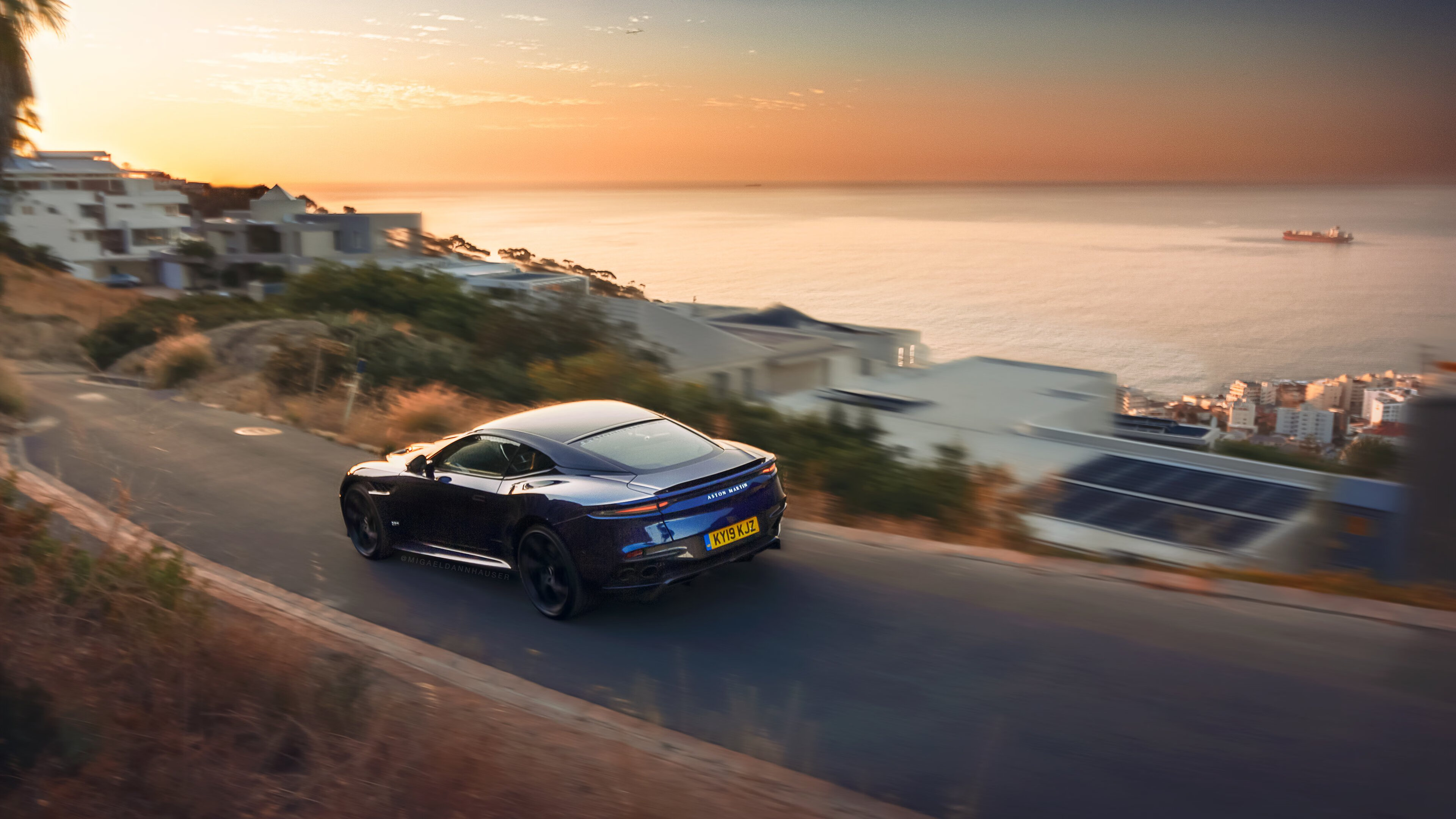 红蓝战车东征记，当本泽马在铃鹿替巴萨赢下F1王座